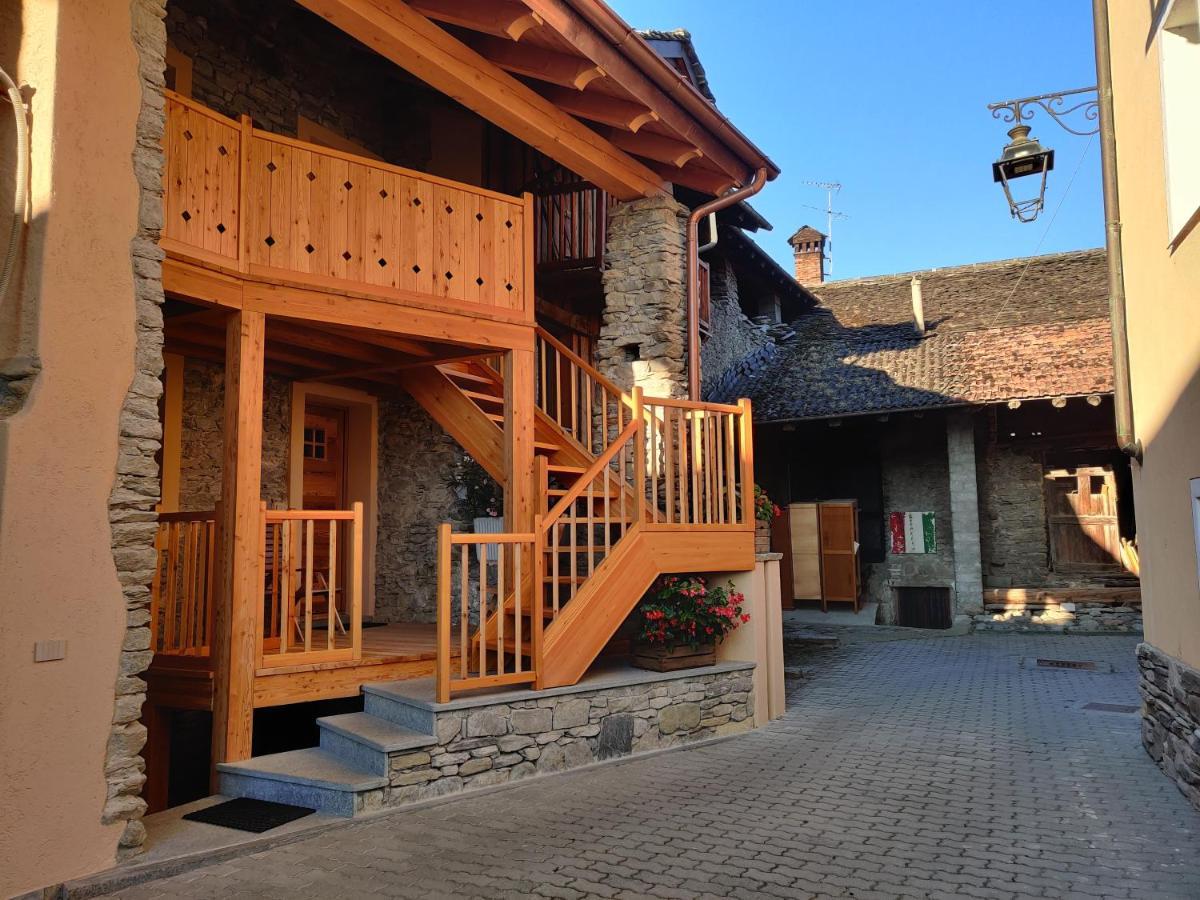 Au Fond Du Bourg Apartment Aosta Exterior foto